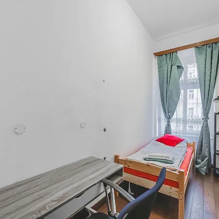 Private Room,kitchen,central