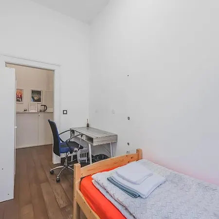 Private Room,kitchen,central