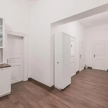 Private Room,kitchen,central Daire