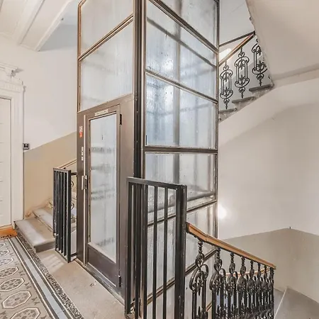 Private Room,kitchen,central Daire